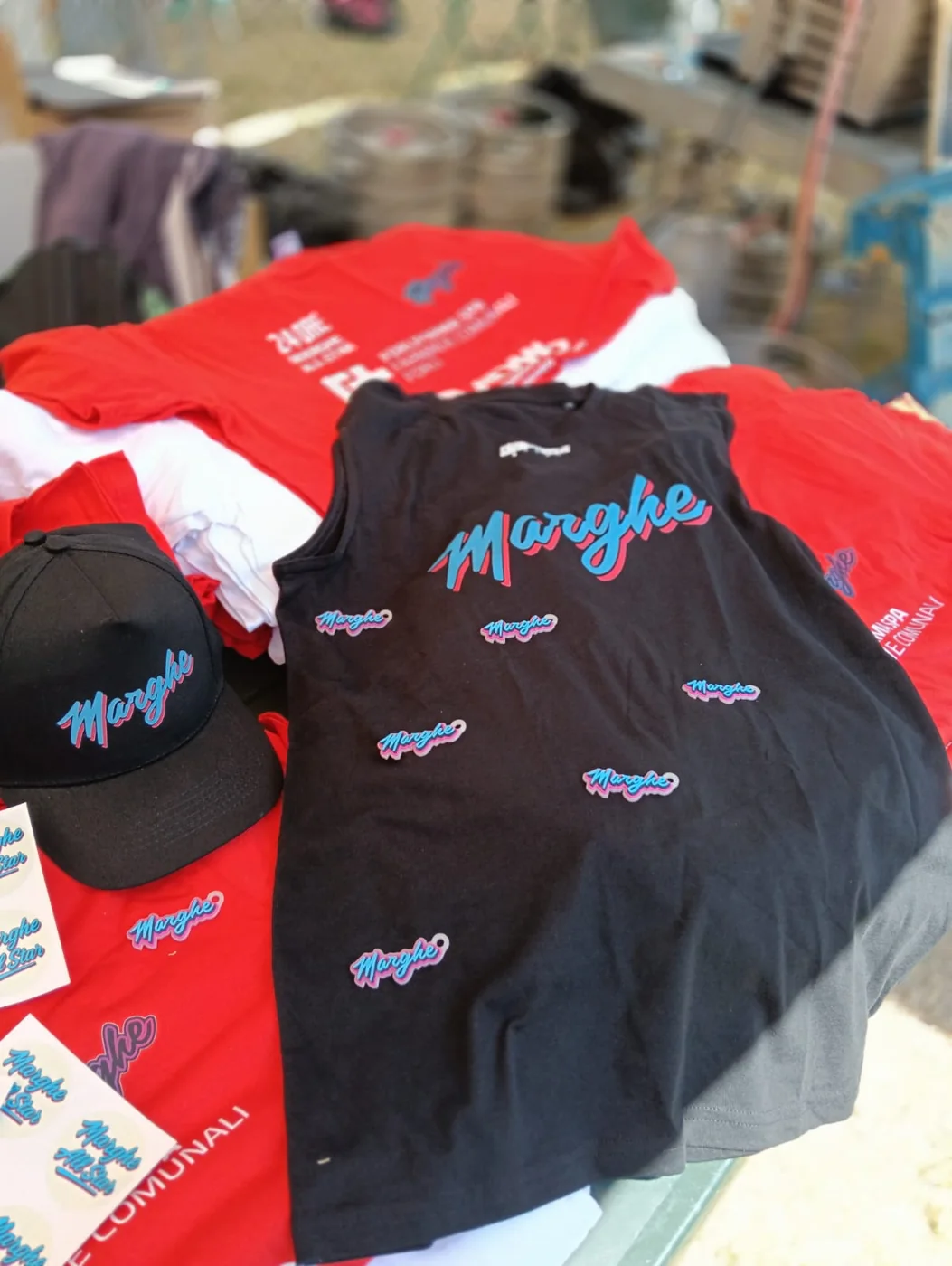 T-shirt nera Marghe All Star con dettagli della grafica